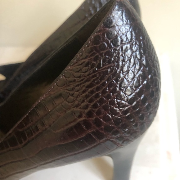 Heels - Picture 4 of 6